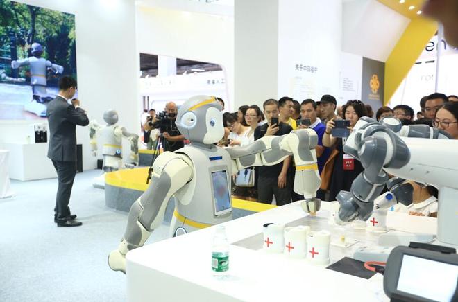 “機”動時刻，智領未來 中瑞福寧機器人閃耀2018世界機器人大會